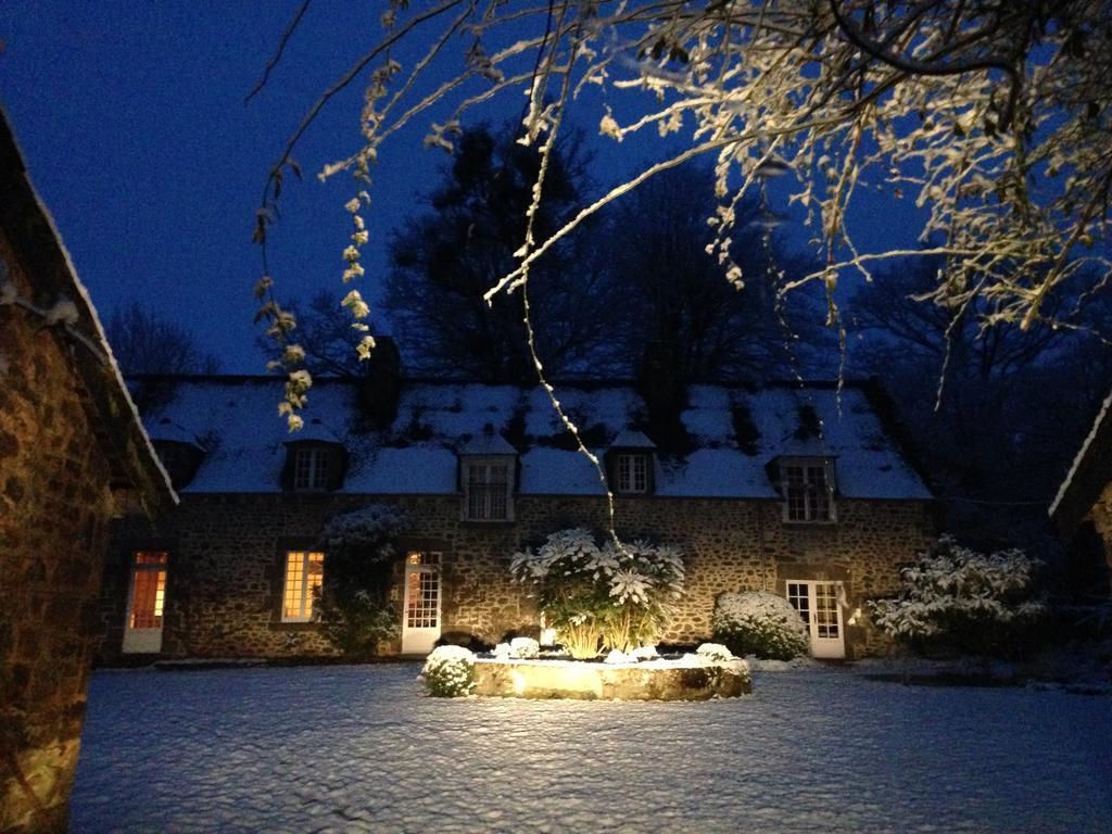 La Grande Sauvagere Bed & Breakfast Saint-Pierre-de-Plesguen ภายนอก รูปภาพ
