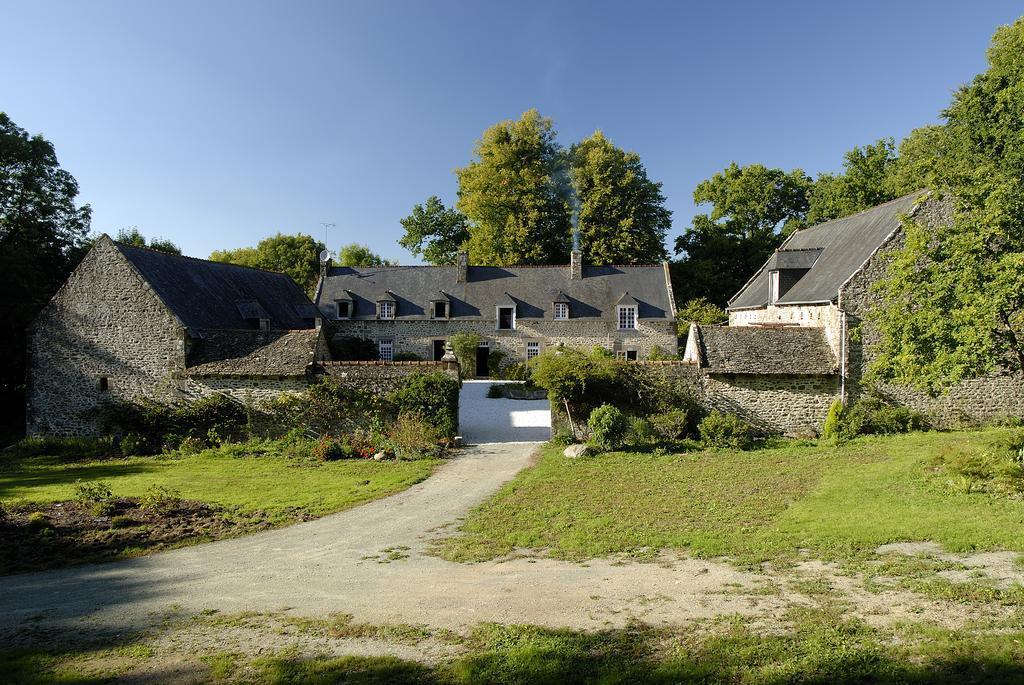 La Grande Sauvagere Bed & Breakfast Saint-Pierre-de-Plesguen ภายนอก รูปภาพ