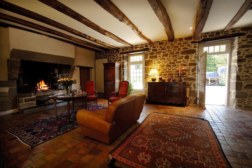 La Grande Sauvagere Bed & Breakfast Saint-Pierre-de-Plesguen ภายนอก รูปภาพ